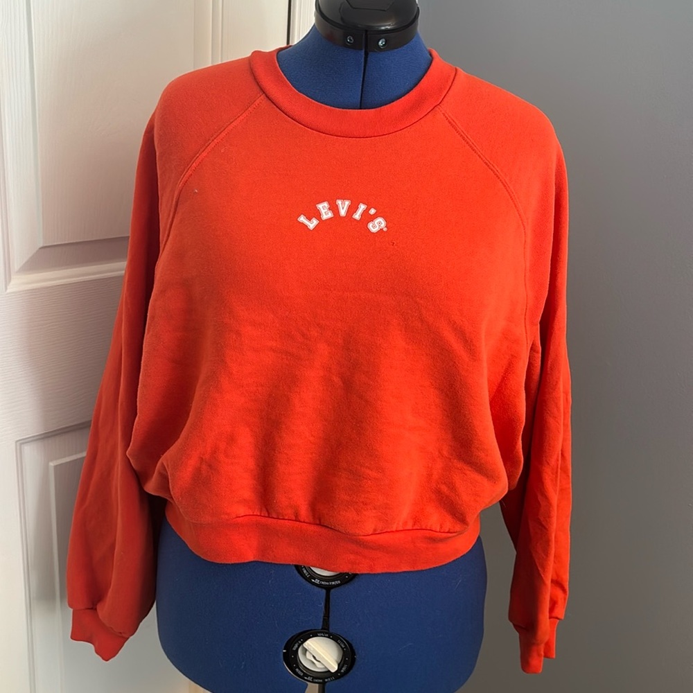 Levi’s Orange sweatshirt cropped